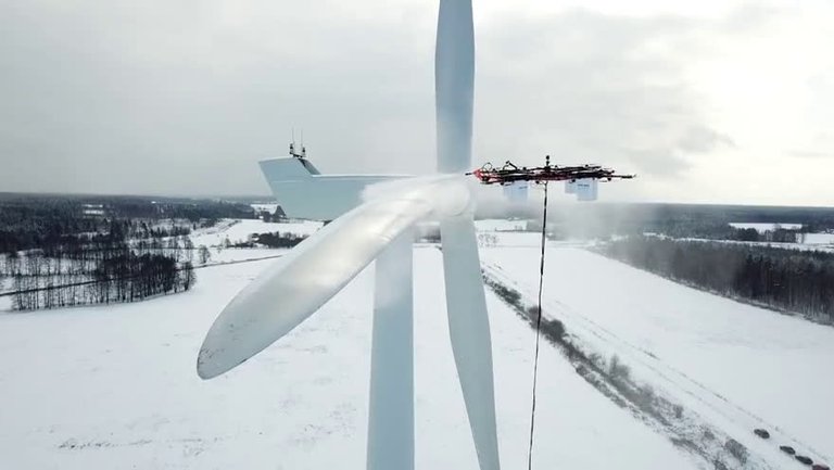 AERONES Wind Turbine Cleaning clip.mp4